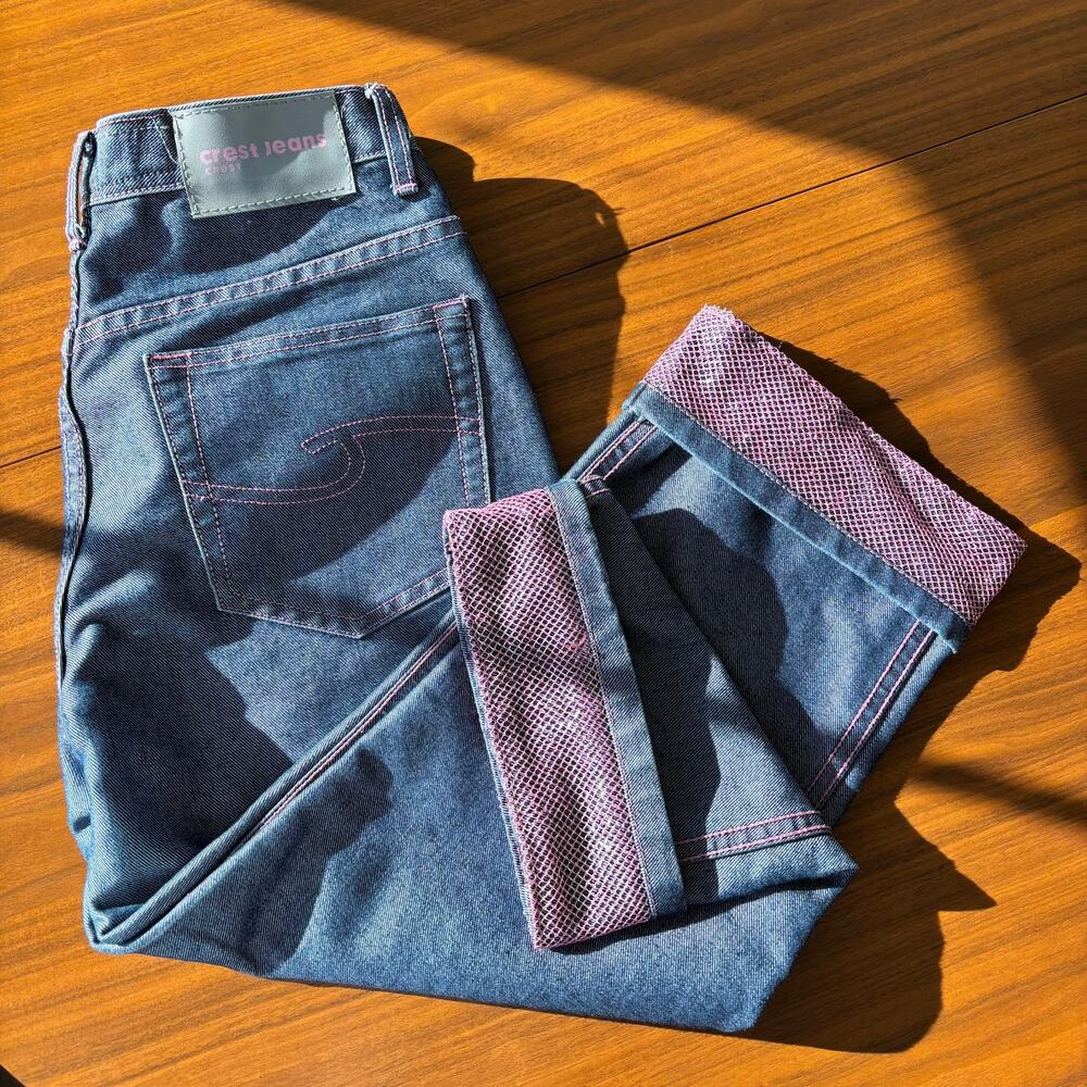 Y2K Crest Jeans Shimmery Blue Denim Pink Stitch Inner Cuff Fishnet Texture Capri